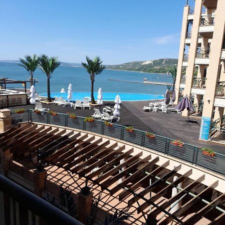 Port Balchik Apartment Экстерьер фото